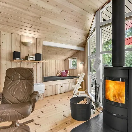 Gorgeous Home In Tranekaer With Sauna Semesterbostad
