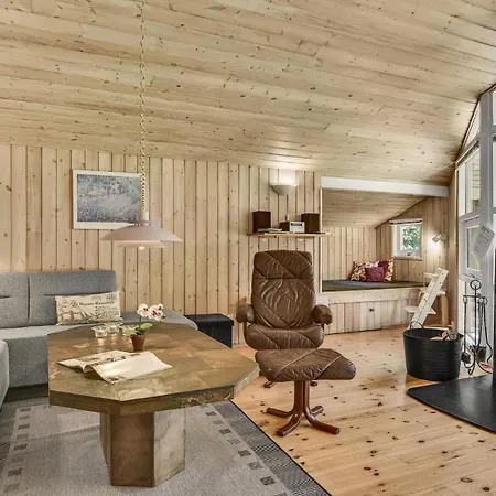 Gorgeous Home In Tranekaer With Sauna Semesterbostad