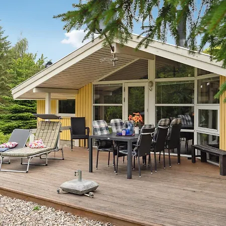 Gorgeous Home In Tranekaer With Sauna *